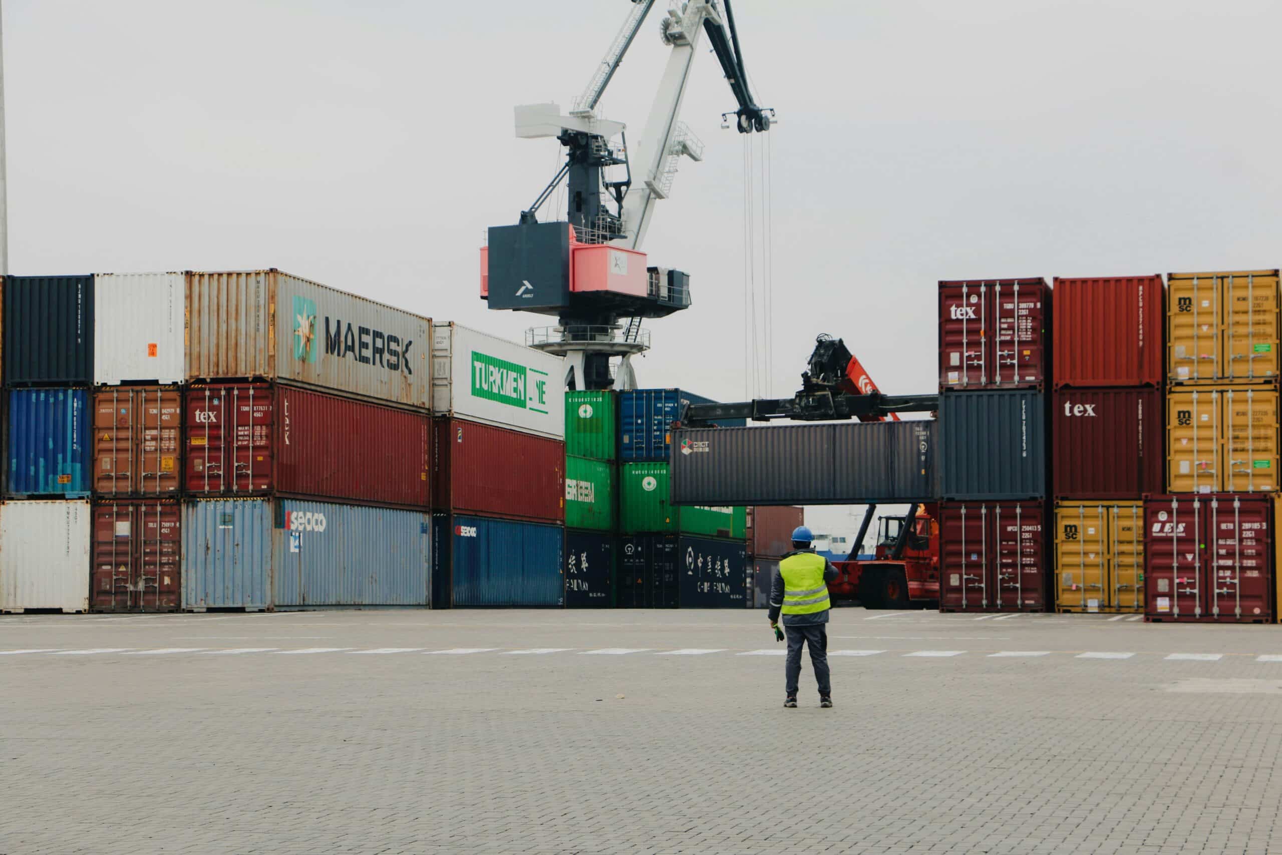 garakhan-safarli-Ddov6KEV9b0-unsplash cargo securement inspection